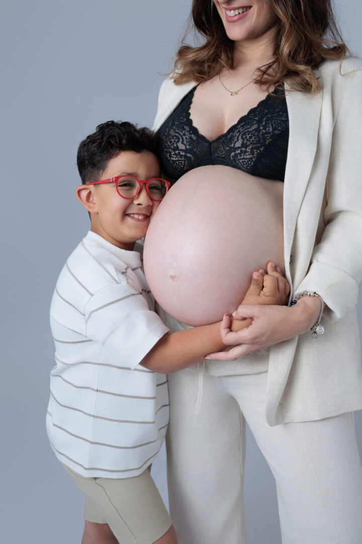 Fotos con tu hijo en tu embarazo en Sevilla Fotos con tu hijo en tu embarazo en Sevilla